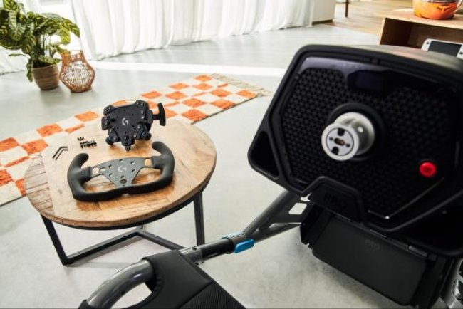 Logitech G launches new RACING SERIES and collaboration with Momo.